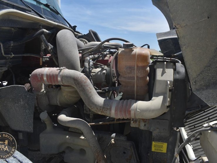 2010-international-prostar-image-24