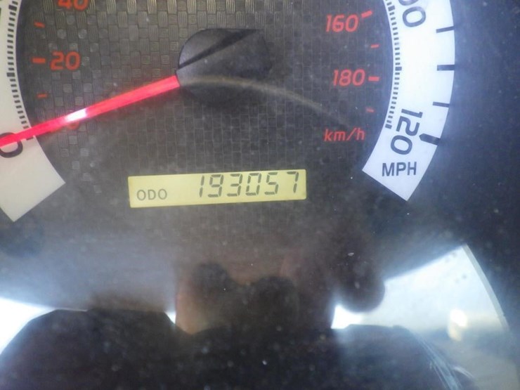 2014-toyota-tacoma-image-12