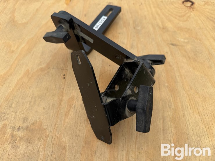 john-deere-display-mounting-bracket-image-4