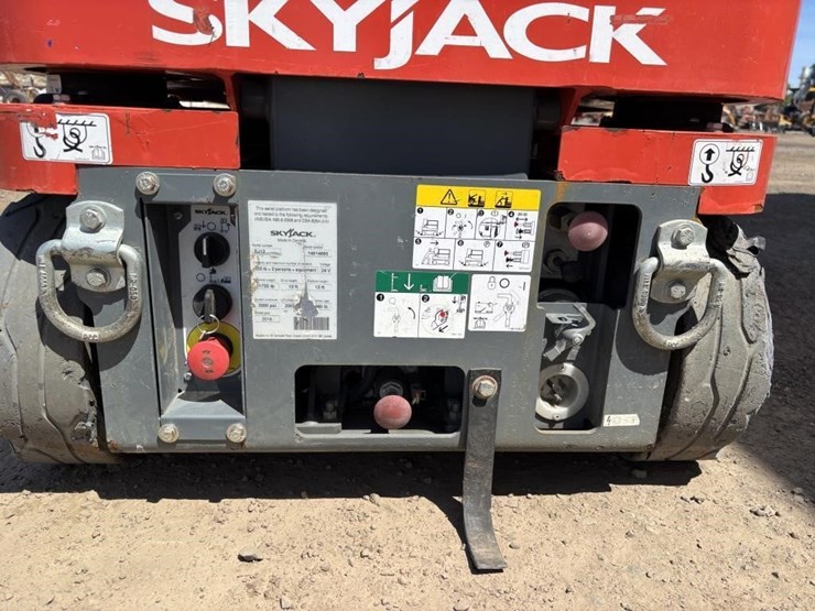 2018-skyjack-sj12-image-10