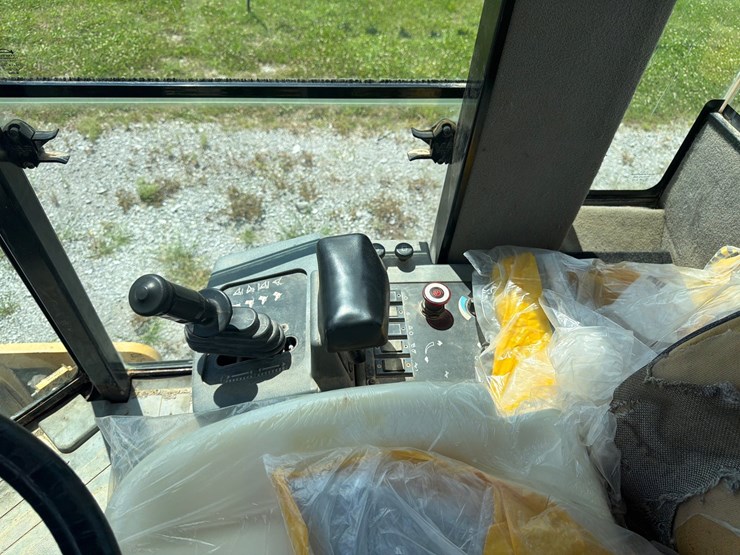 caterpillar-cs-563e-image-12