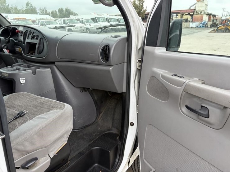 2002-ford-e350-sd-image-10