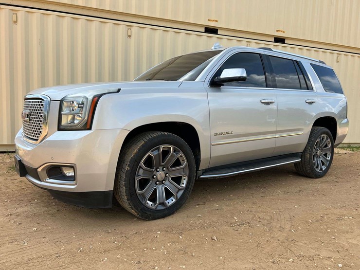 2016-gmc-yukon-denali-image-1