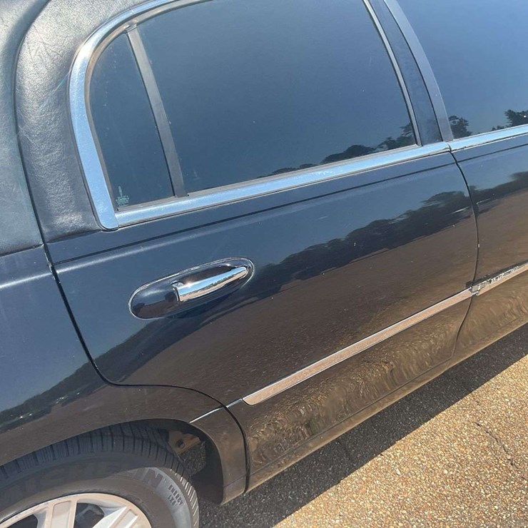 2008 Lincoln Town Car Limousine,