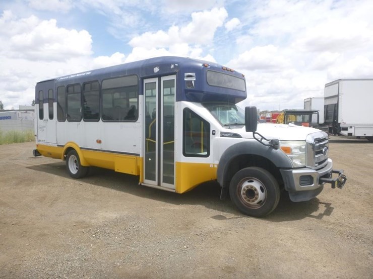 2015-ford-f550-image-2
