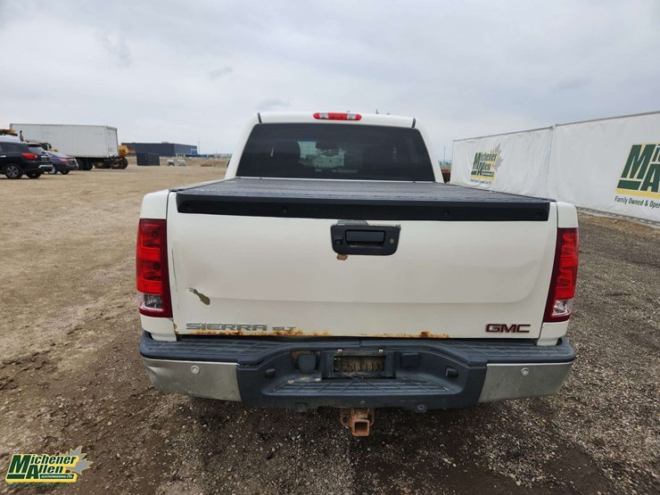 2012-gmc-sierra-1500-slt-image-4