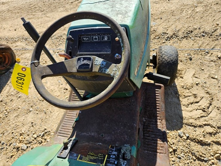 john-deere-185-image-11