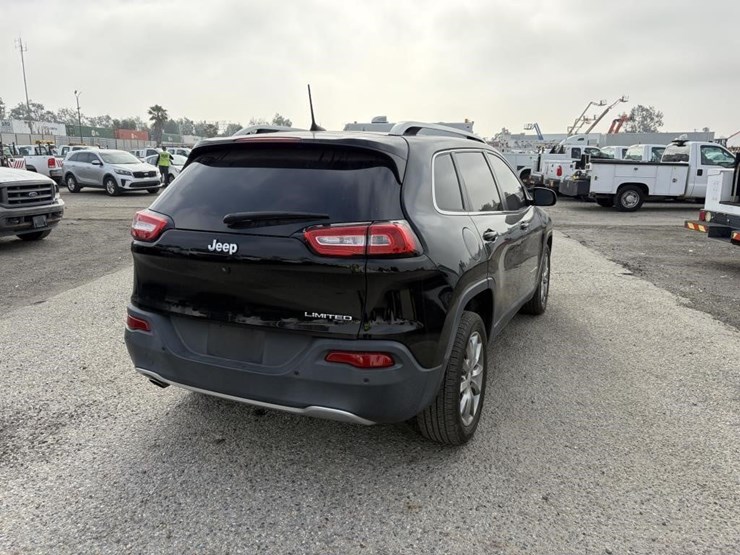 2018-jeep-cherokee-image-3