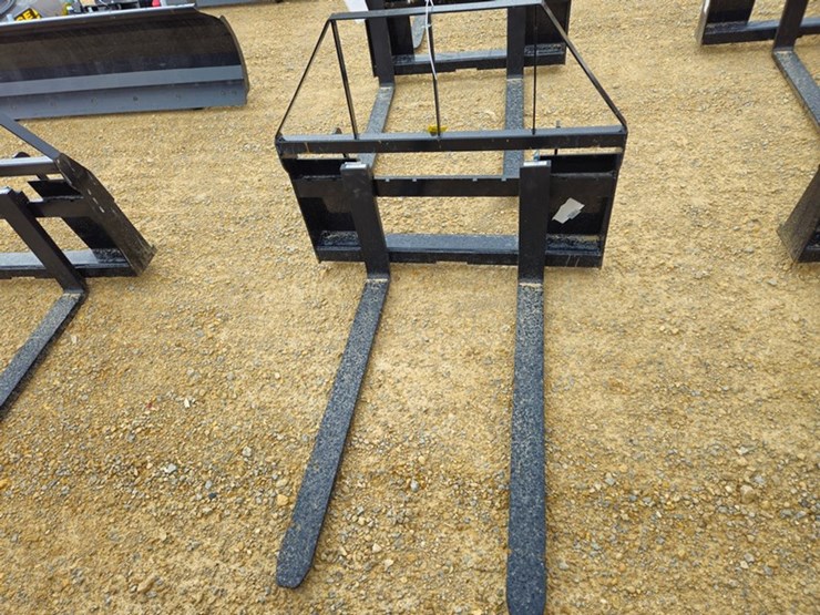 #5134-•-2026-mower-king-sa-48"-pallet-fork-image-8