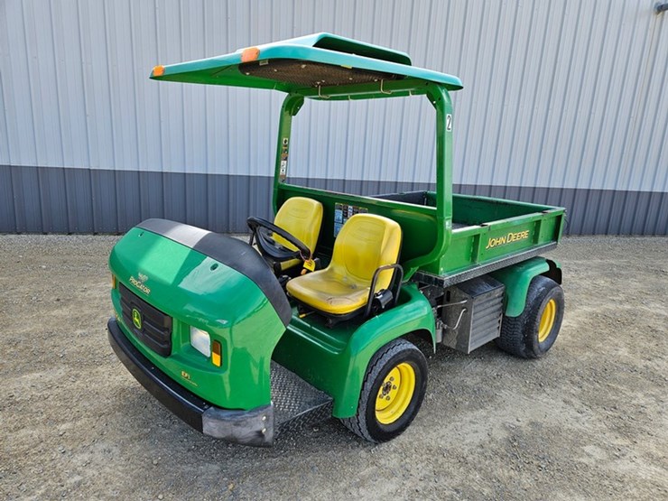 2020-john-deere-gator-image-1