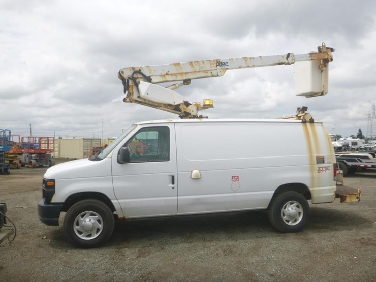 2011-ford-e350-image-14