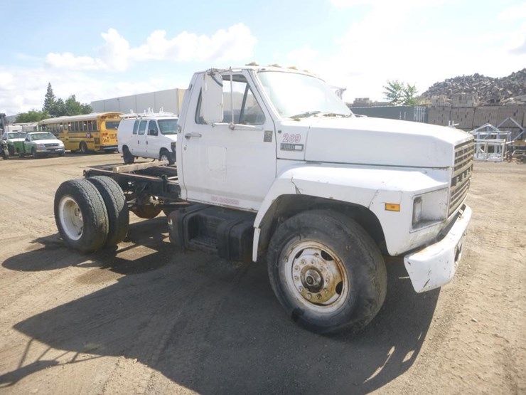 2009-ford-f800-image-2