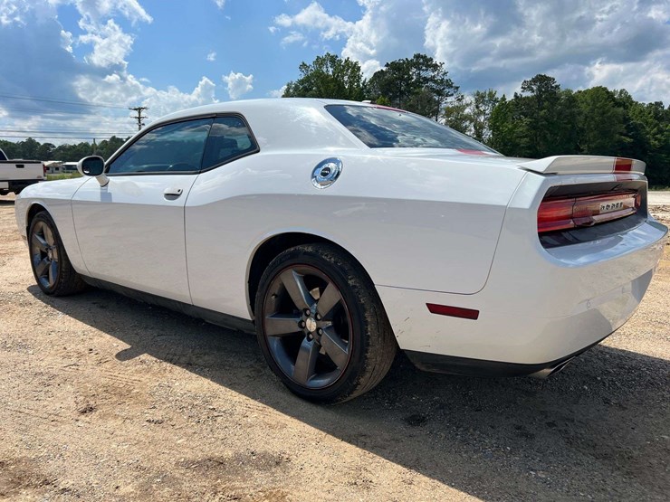 2013-dodge-challenger-rallye-redline-2d-coupe,-(-183,296-miles)-image-2