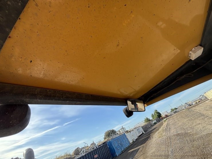 2010-deere-210lj-image-43