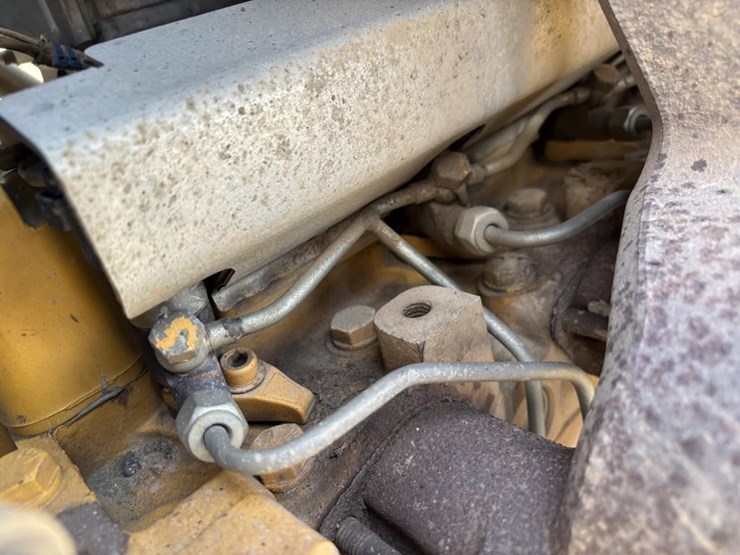 2010-deere-210lj-image-61