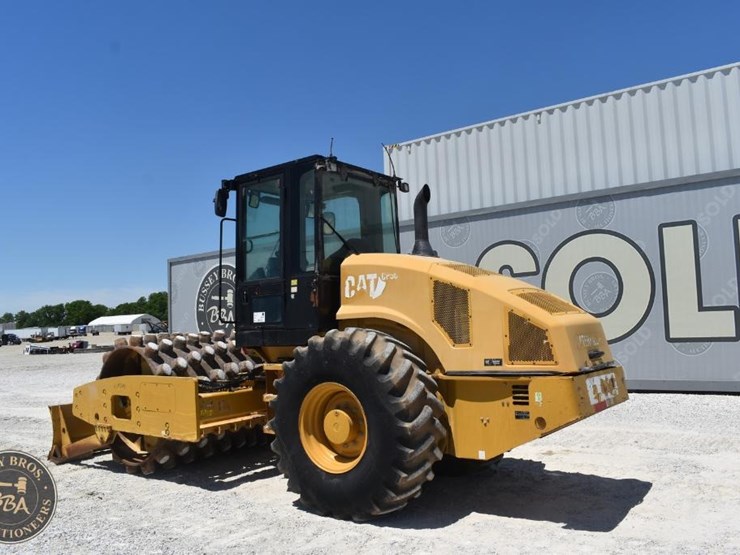 2012-caterpillar-cp56-image-14