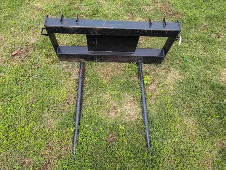 jct-skid-steer-bale-spike-attachement-image-2