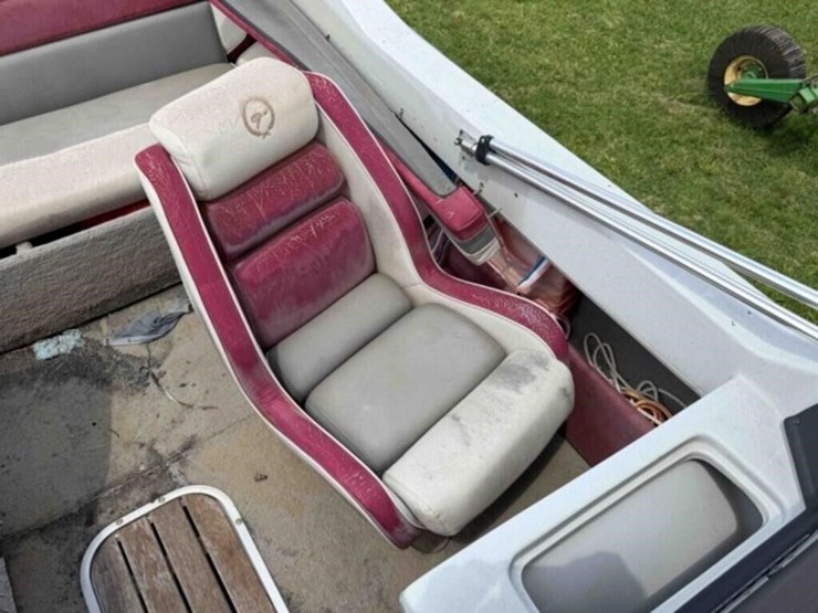 1991-galaxie-19’-deck-boat-&-trailer-image-16