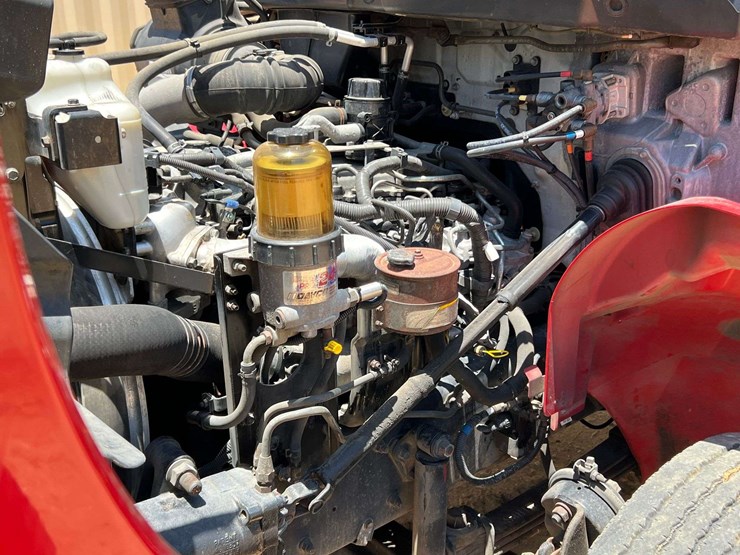 2014-hino-268-image-46