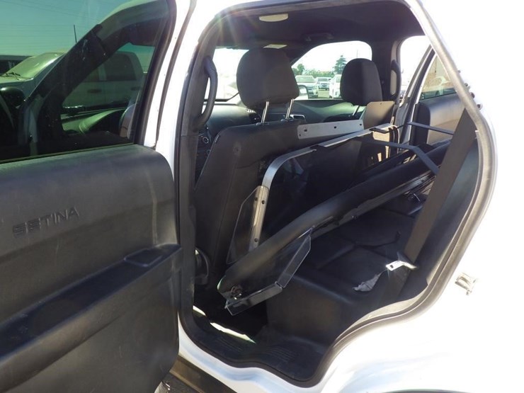 2016-ford-explorer-image-7