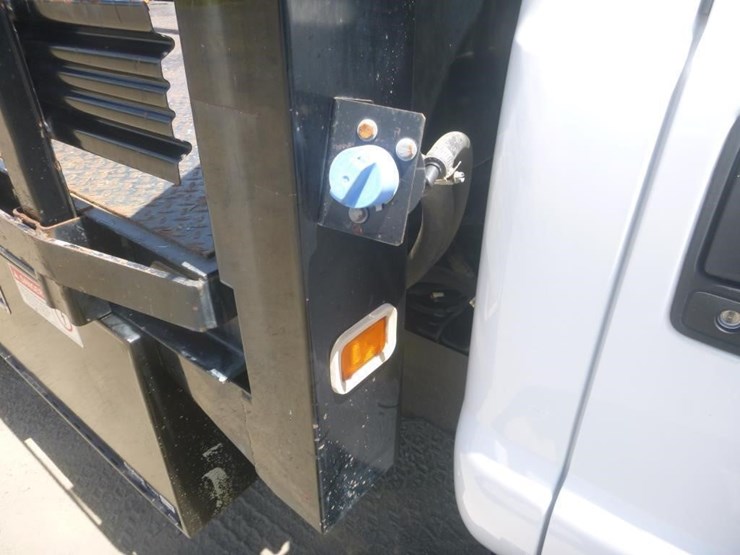 2012-ford-f550-image-15