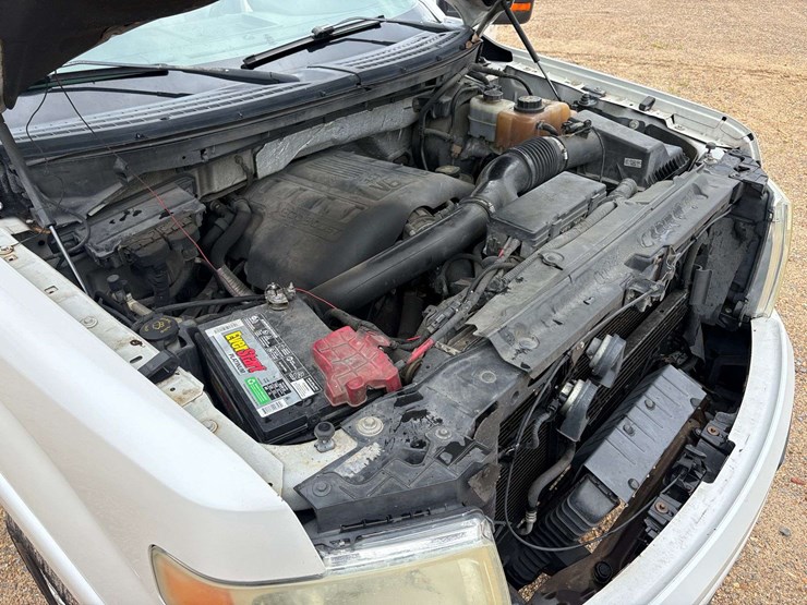 2012-ford-f150-platinum-image-25