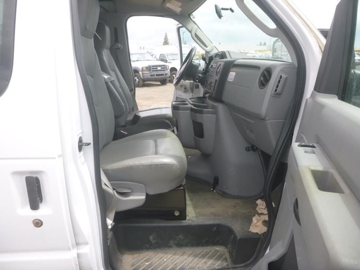 2011-ford-e350-image-19