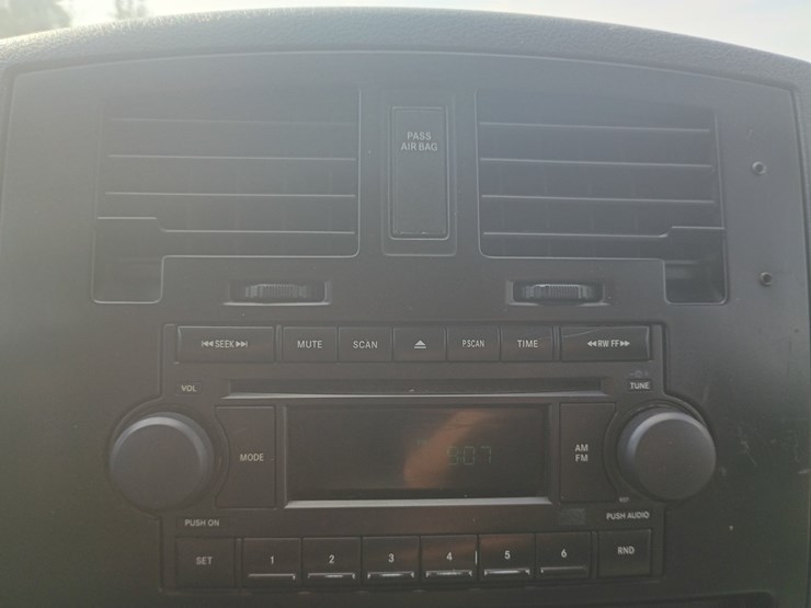 2005-dodge-dakota-image-40