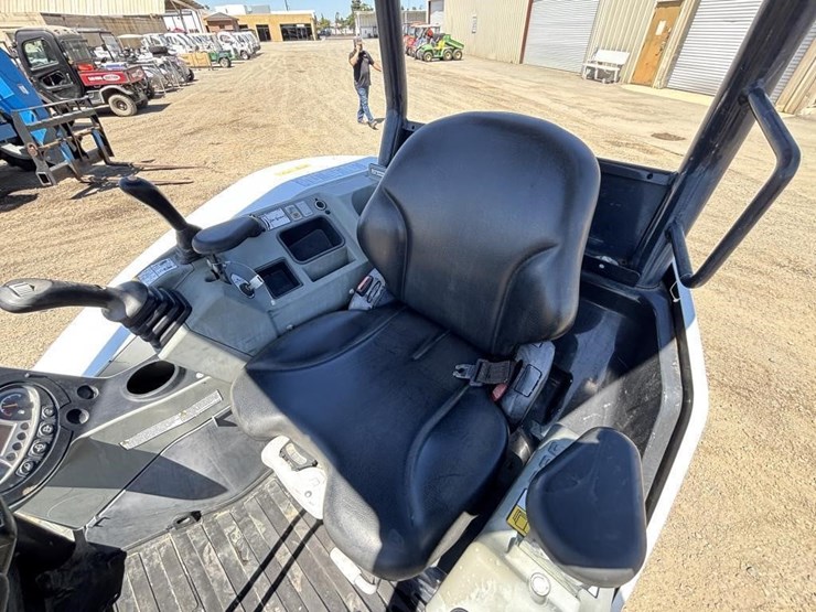 2022-bobcat-e35-image-25