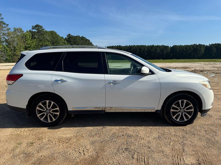 2014-nissan-pathfinder-sl-image-7