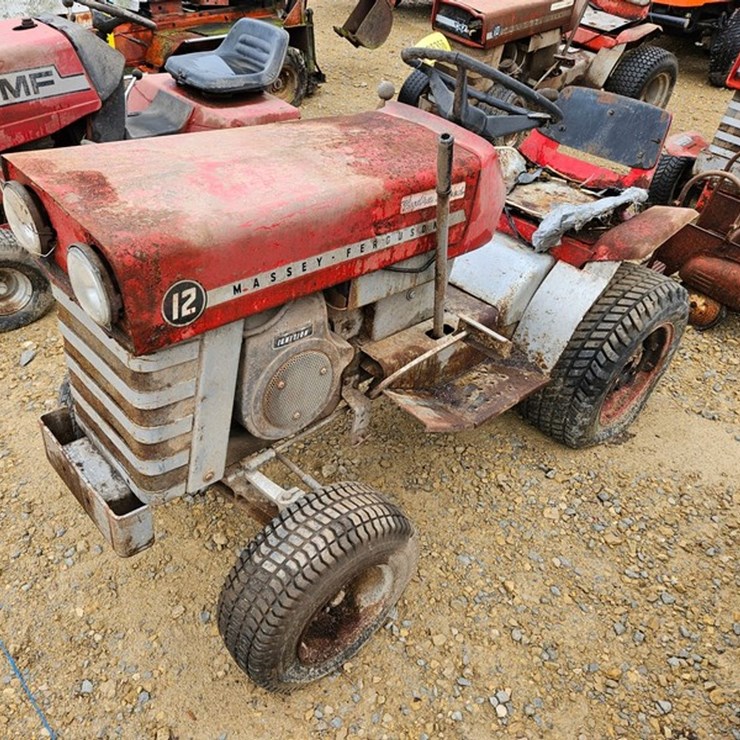 MASSEY-FERGUSON 12