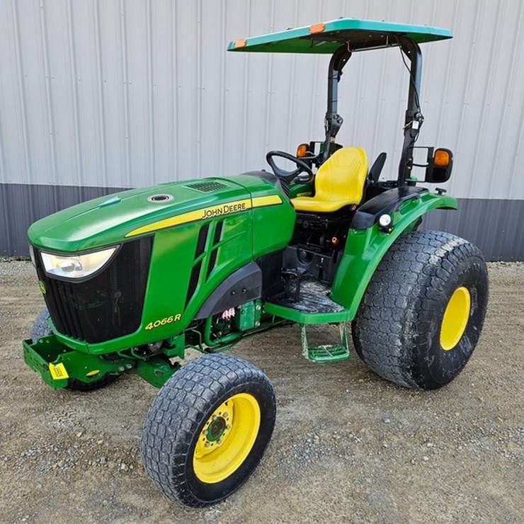 JOHN DEERE 4066R
