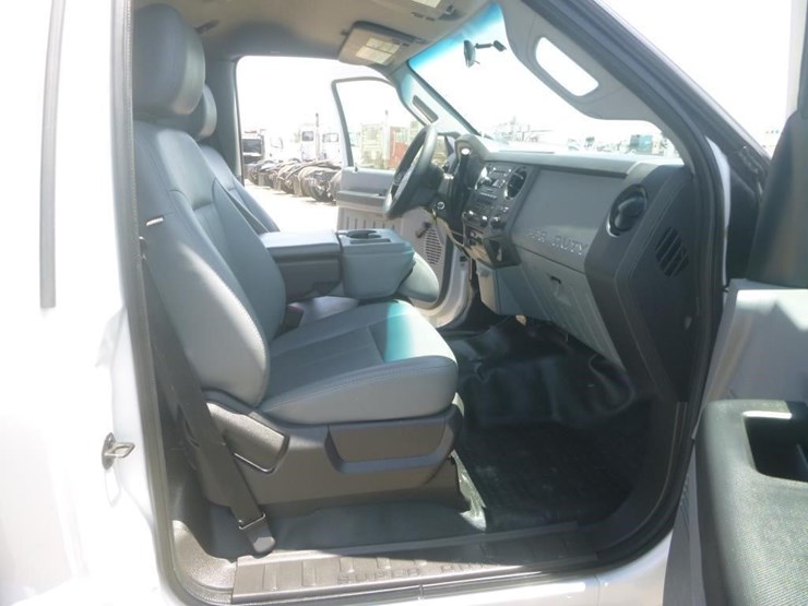 2012-ford-f550-image-18