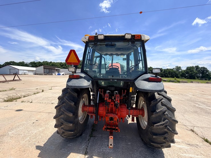 2000-new-holland-ts100-image-92