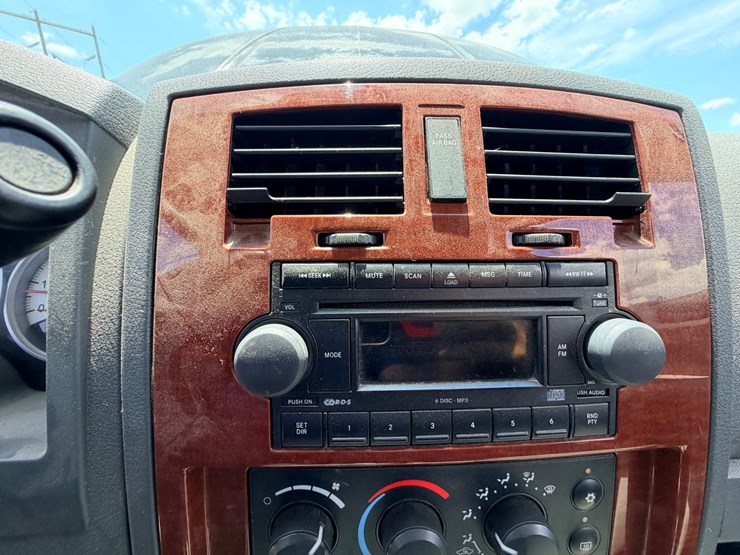 2005-dodge-dakota-image-53