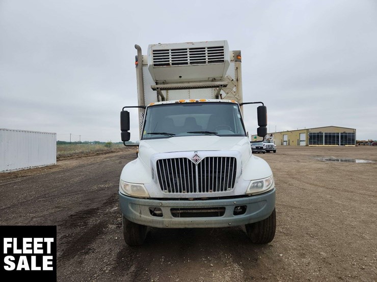 2004-international-durastar-4300-image-10