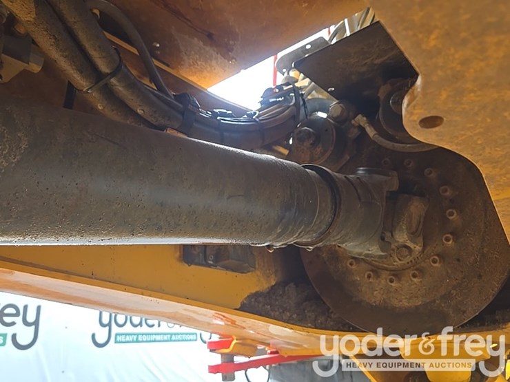 2023-volvo-a25g-image-30
