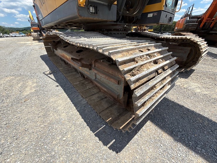 volvo-ec330b-lc-image-12