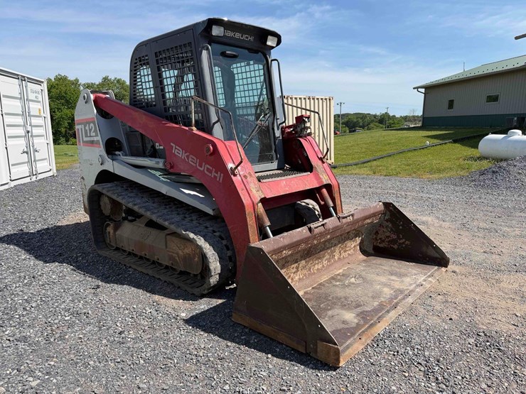 2016-takeuchi-tl12-image-3