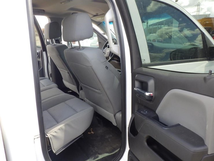 2018-chevrolet-1500-image-8
