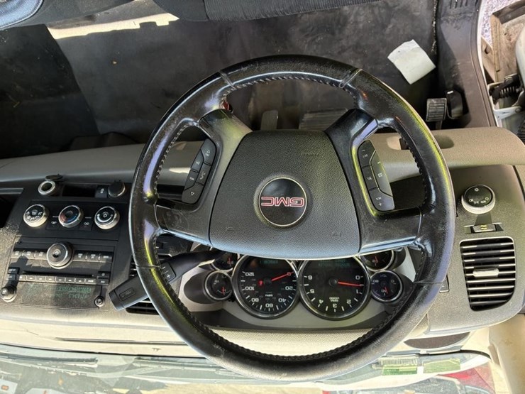 2012-gmc-2500hd-image-15