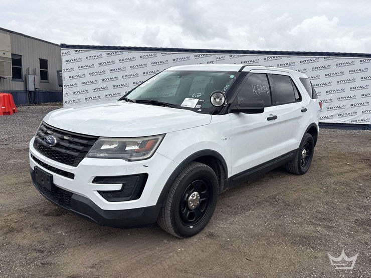 2019-ford-explorer-image-1