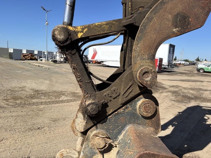 komatsu-pc200-l-image-13