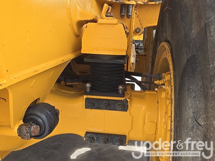 2022-volvo-a25g-image-29