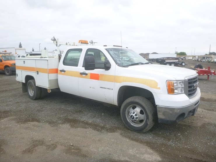 2008-gmc-3500-image-2