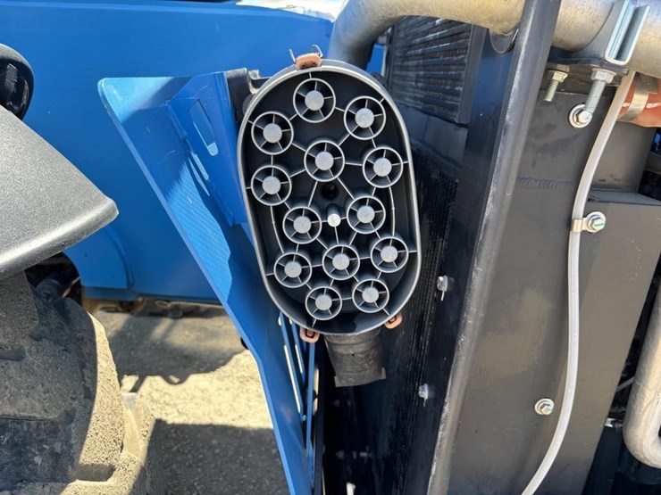2019-genie-gth844-image-64