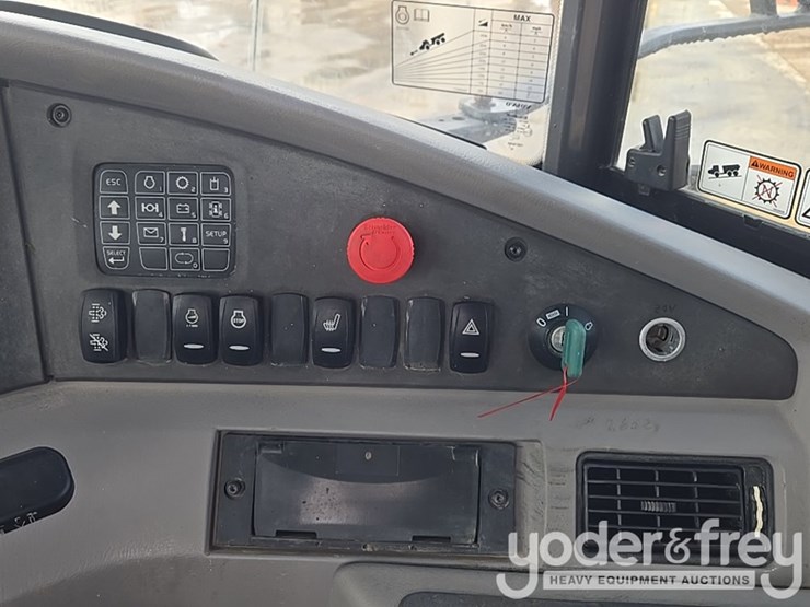 2023-volvo-a25g-image-52