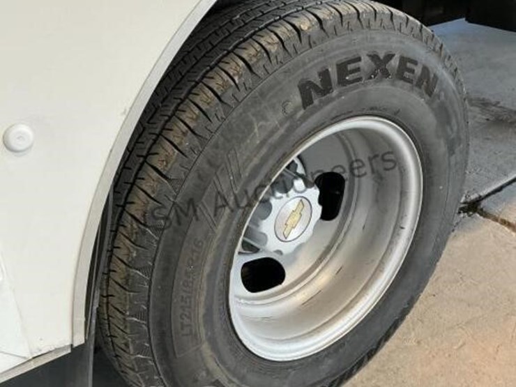 2015-chevrolet-express-3500-image-8