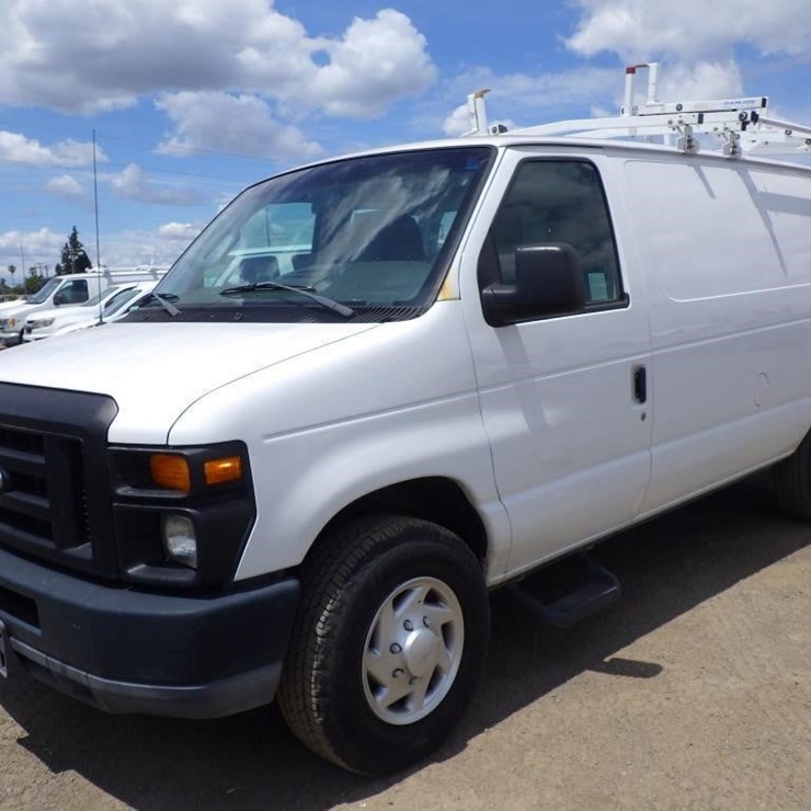 2011 FORD CARGO