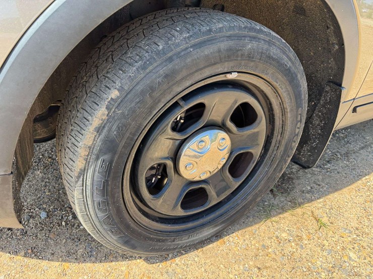2016-ford-explorer-image-27
